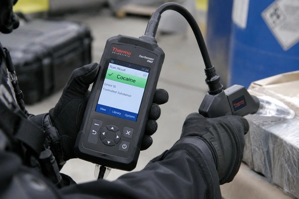Rilevatore Portatile di Agenti Chimici: la Tecnologia del First Defender RMX