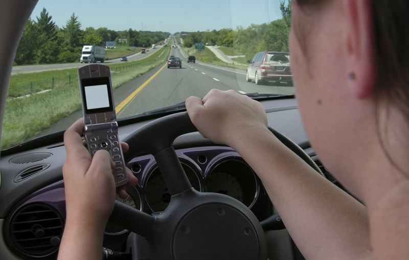 USA: sms while driving cause of death of 11 young people per day