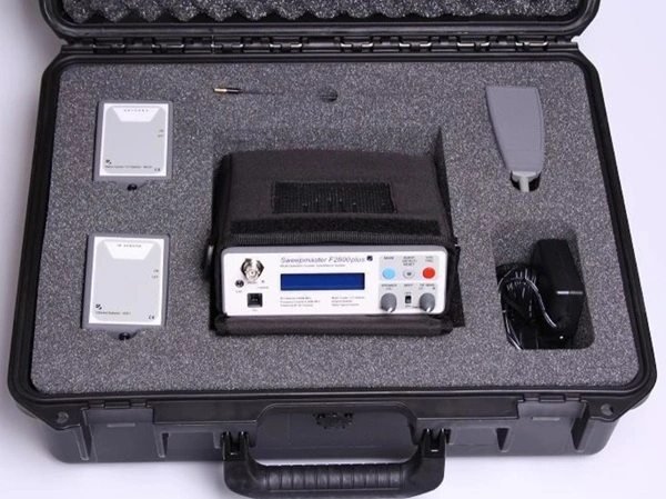 SweepMaster professional RF detector