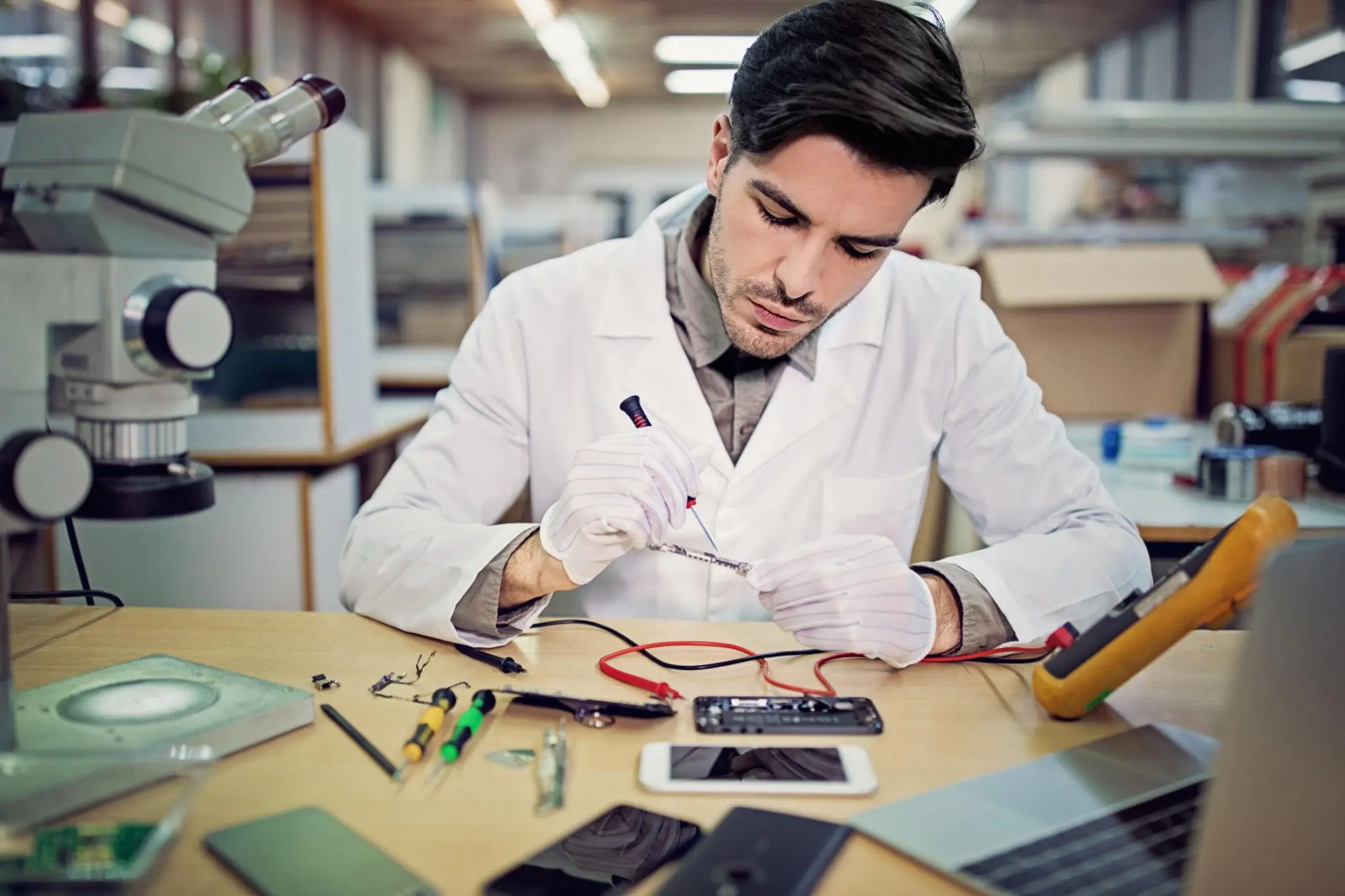 Hardware-modified monitoring smartphone